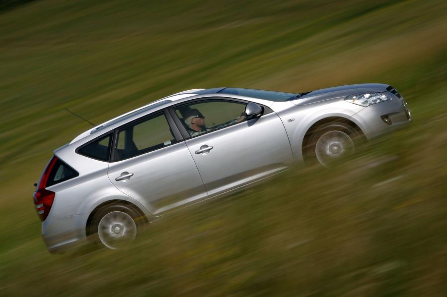  Kia cee&rsquo;d SW 2007 года  (фото 31 из 47)